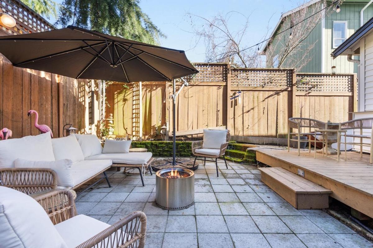 Holiday home Urban Oasis With Cedar Hot Tub